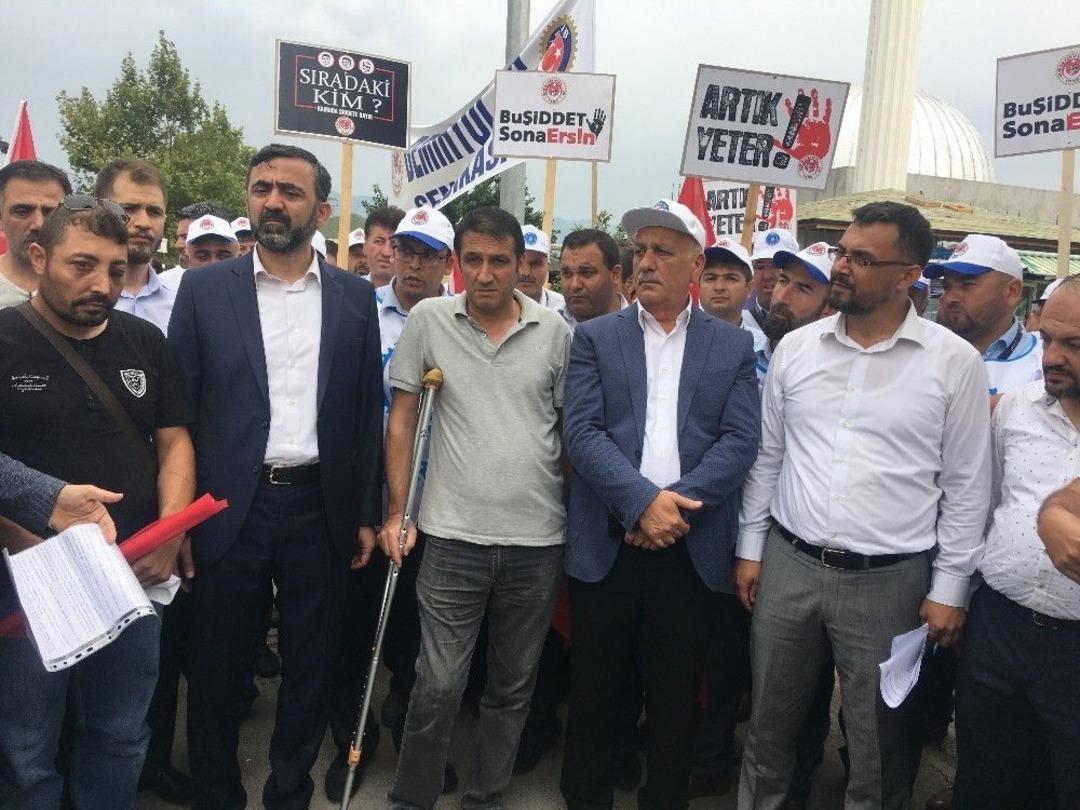 Saldırıya Uğrayan Otob&uuml;s Şof&ouml;rlerine Sendikalar Sahip &Ccedil;ıktı