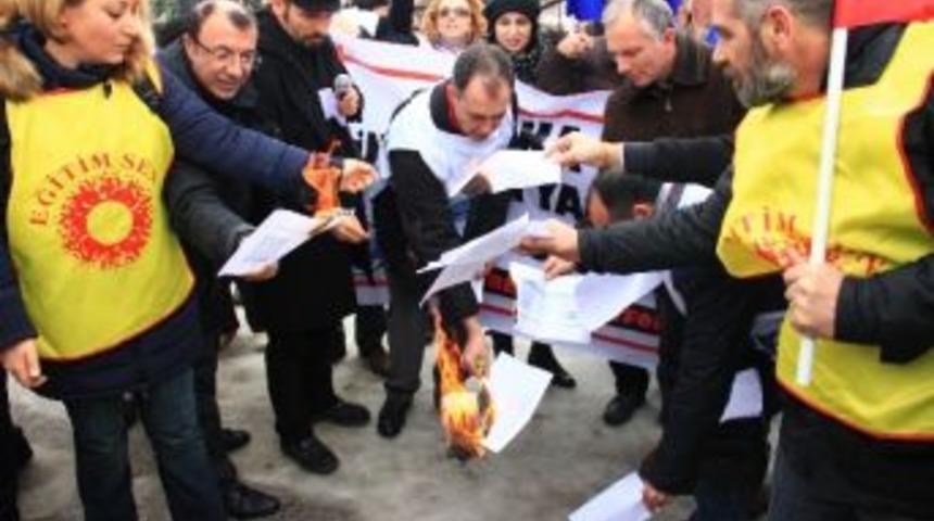 Eskişehir&rsquo;de Kesk &Uuml;yeleri Bordro Yaktı