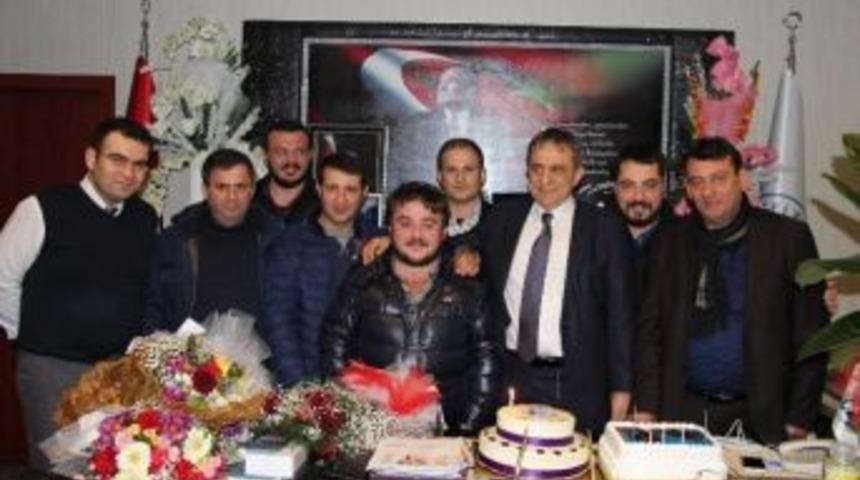 Sağıroğlu&rsquo;na Makamında Doğum G&uuml;n&uuml;