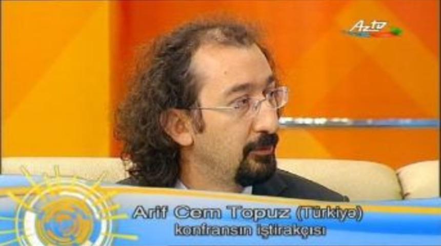 Ar&uuml;&rsquo;l&uuml; Akademisyen Bak&uuml;&rsquo;de Konferansa Katıldı