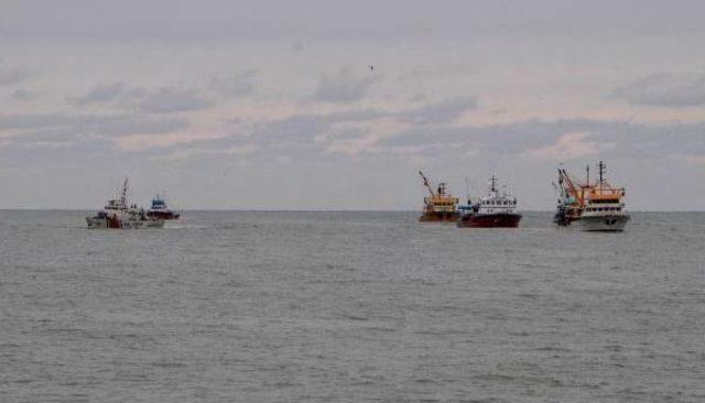 Hamsi avındaki balık&ccedil;ı teknesinde yangın 1