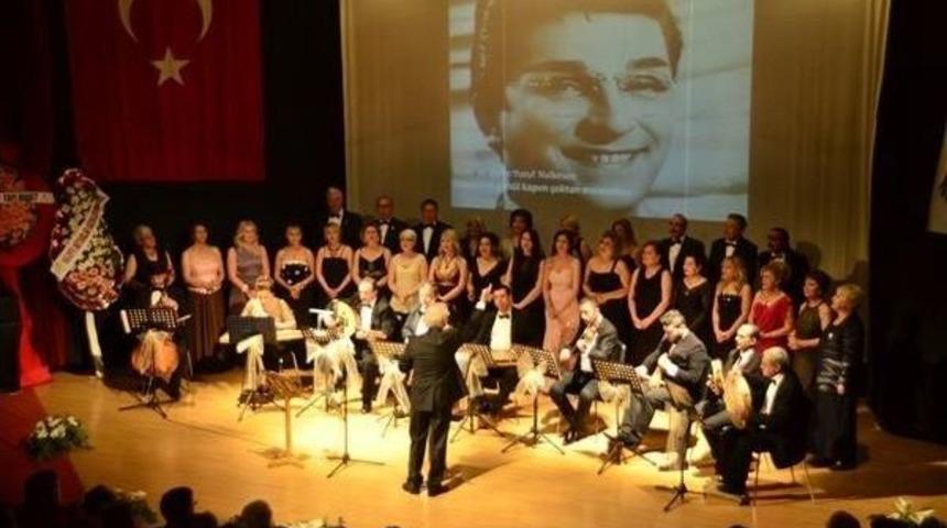 Zeki M&uuml;ren&rsquo;in Doğum G&uuml;n&uuml;n&uuml; Kutlayacaklar