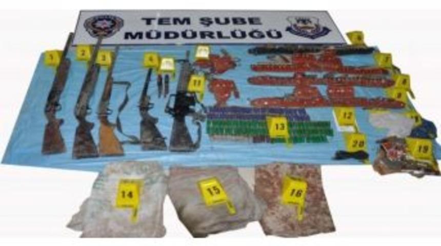 Toprağa G&ouml;m&uuml;l&uuml; Silah Ve M&uuml;himmat Ele Ge&ccedil;irildi