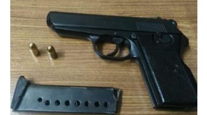 Polise Silah Doğrultan Ş&uuml;pheli Yakalandı