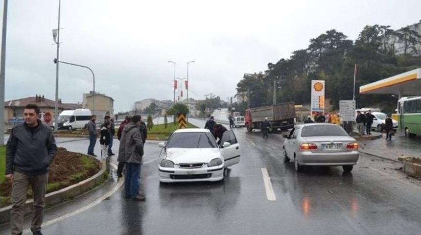 Alaplı&rsquo;da Kavşaktaki Kazalar Kameraya Yansıdı