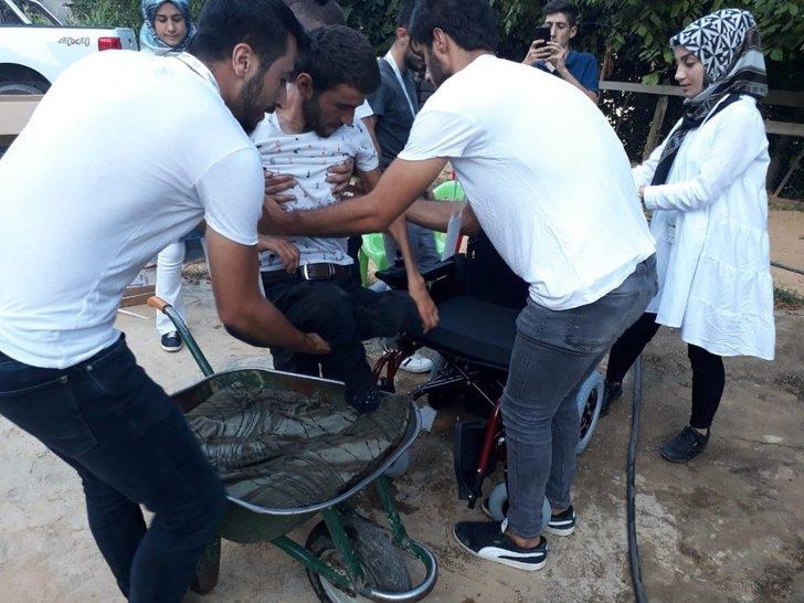 Hediye Edilen Akülü Arabayı Görünce Gözyaşlarına Engel Olamadı G5