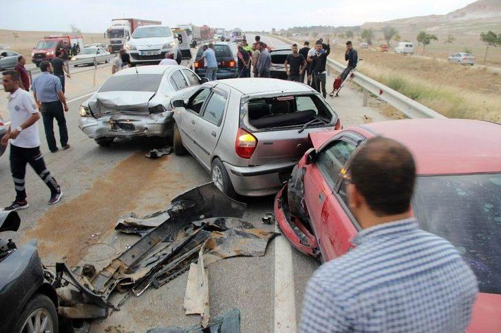 Konya’da Kum Fırtınasında 19 Araç Birbirine Girdi: 17 Yaralı G5