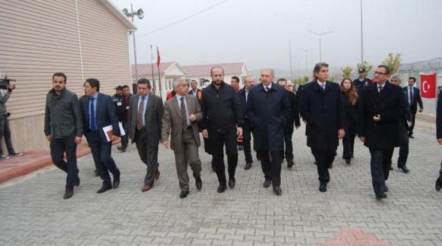 Türgev heyeti, nizip'te suriyelileri ziyaret etti