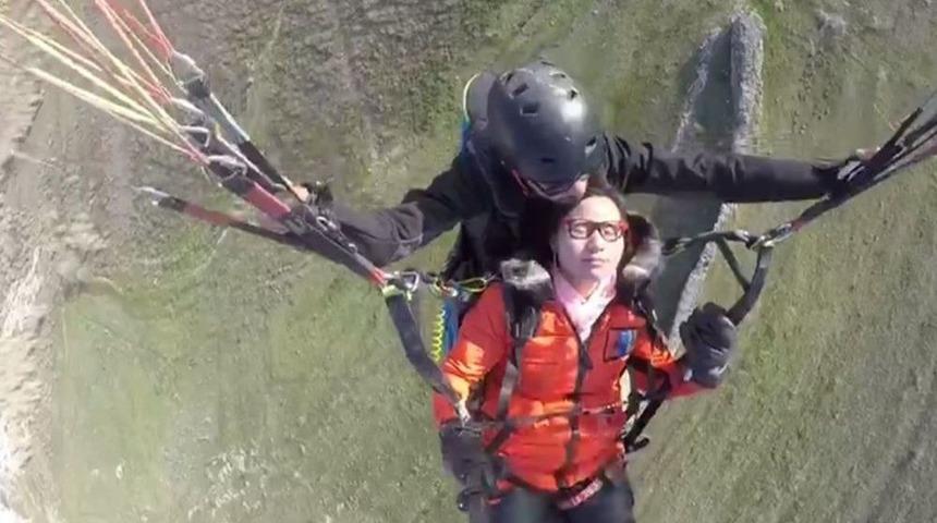 &Ccedil;inli Turist Yama&ccedil; Paraş&uuml;t&uuml;n&uuml; Yaparken G&ouml;ky&uuml;z&uuml;nde Bayıldı