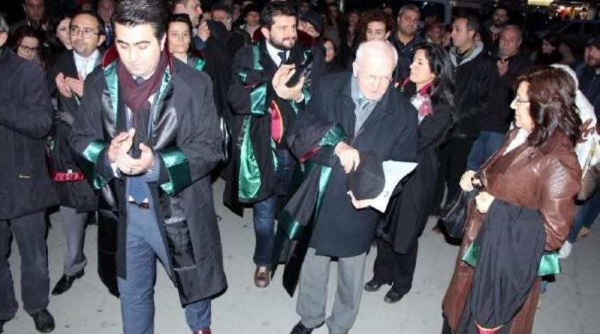 Prof. dr. ibrahim kaboğlu protesto ama&ccedil;lı ders verdi