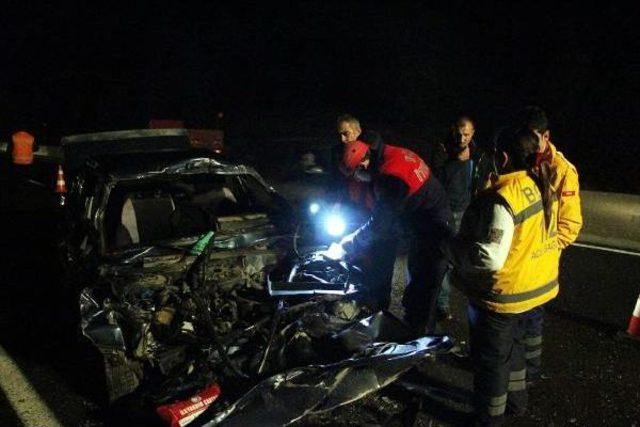 Kamyona &ccedil;arpan otomobilin s&uuml;r&uuml;c&uuml;s&uuml; &ouml;ld&uuml; 2