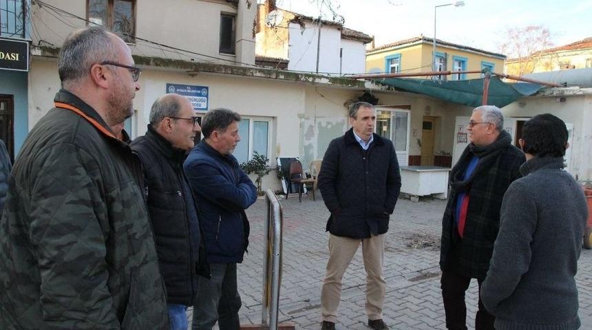 Gencer, Ayvalık Perşembe Pazarı&rsquo;ndaki D&uuml;zenlemeleri Yerinde İnceledi