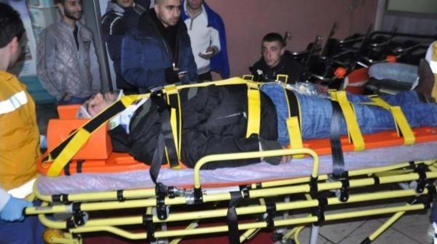 Adıyaman'da Otomobiller &Ccedil;arpıştı: 4 Yaralı