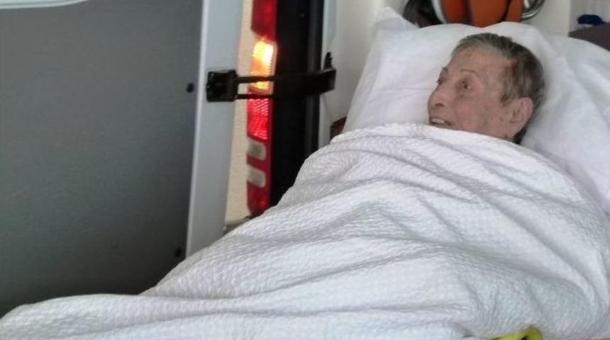 - M&uuml;zeyyen Senar Hastaneye Kaldırıldı