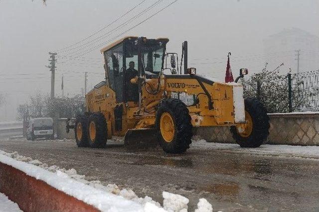 Kahramanmaraş&rsquo;ta Karla M&uuml;cadele 1