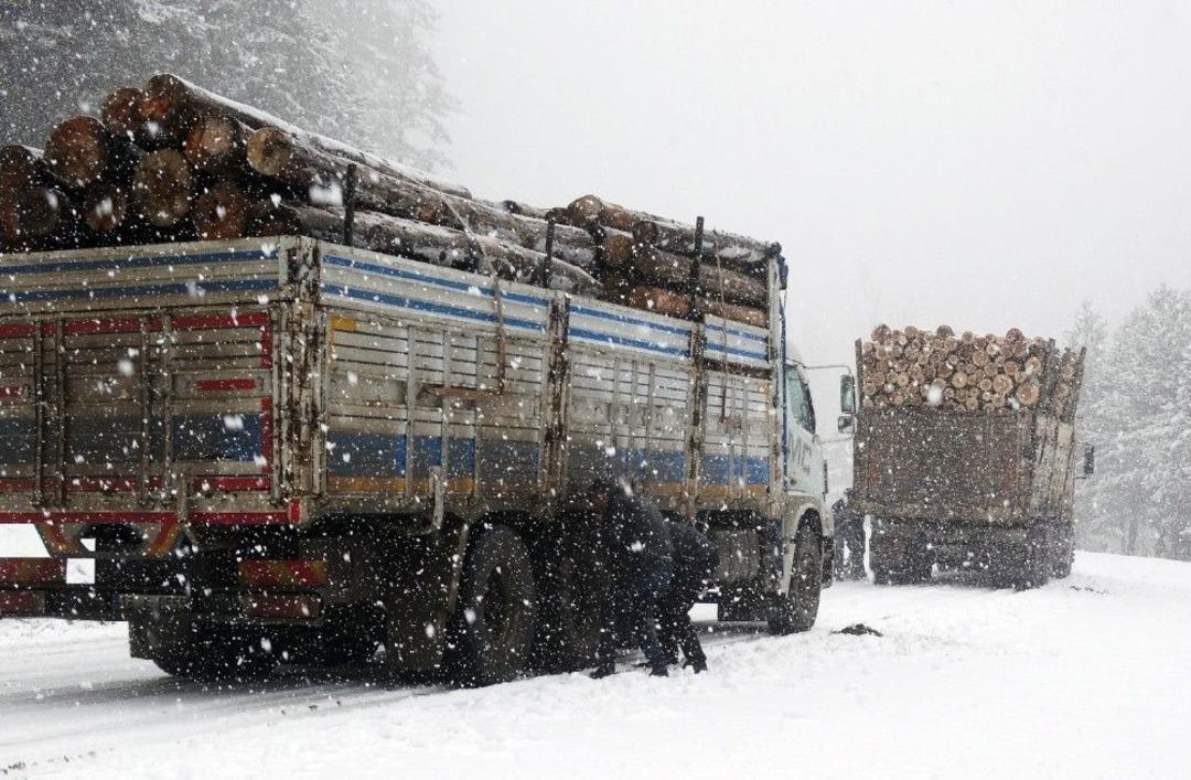 Domani&ccedil;&rsquo;te Kar Yağışı Ve Sis Ulaşımı Zorlaştırıyor