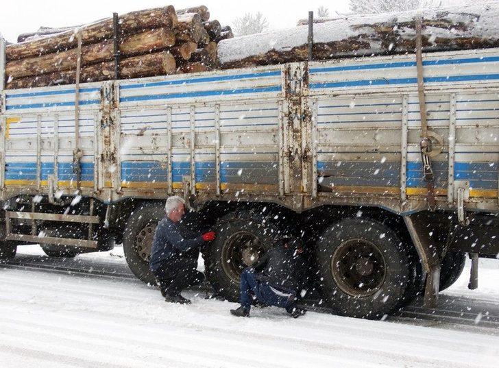 Domaniç’te Kar Yağışı Ve Sis Ulaşımı Zorlaştırıyor G1