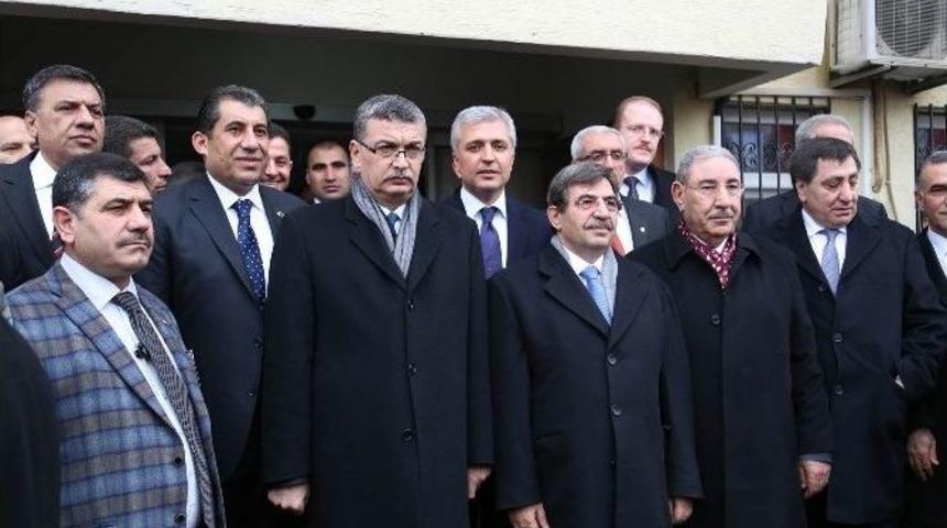 &Ccedil;evre Ve Şehircilik Bakanı İdris G&uuml;ll&uuml;ce: