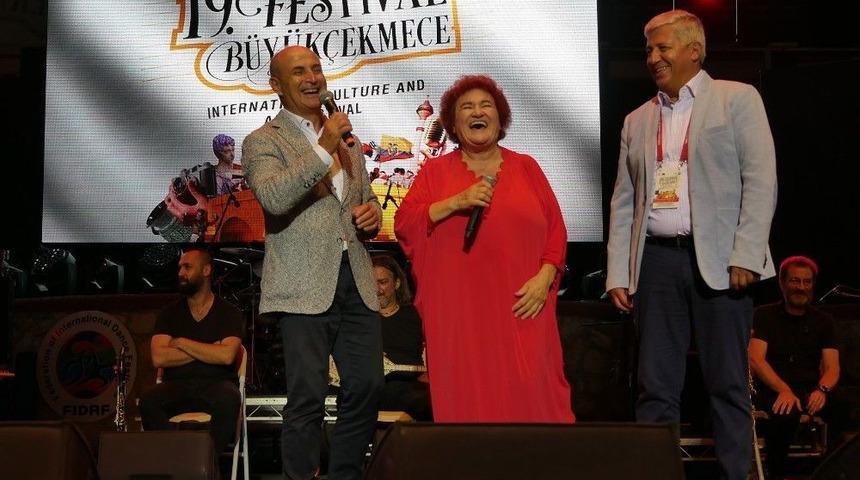 Festivalde Selda Bağcan R&uuml;zgarı