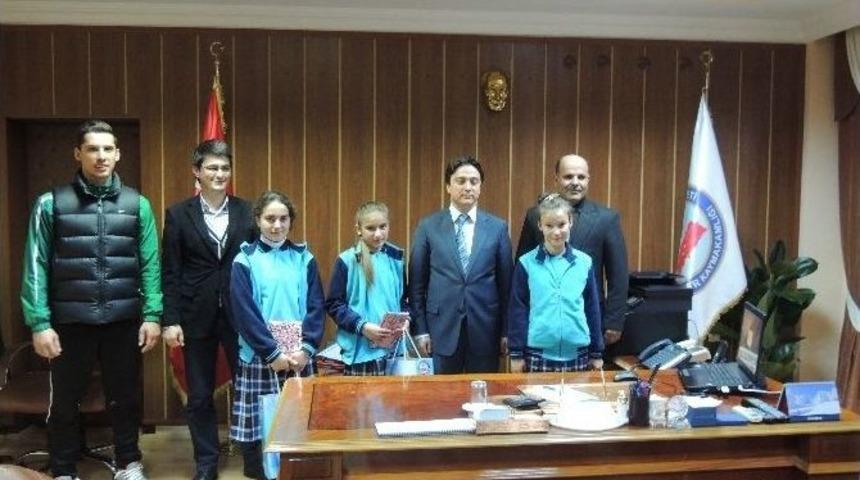 Sarıveliler Kaymakamı &Ouml;ner&rsquo;den Başarılı Sporculara &Ouml;d&uuml;l