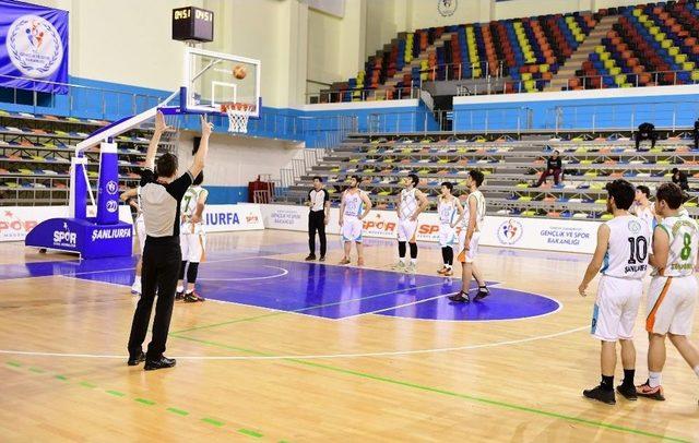 Büyükşehir Belediyesi Basketbol Takımları Çalışmalarını Sürdürüyor