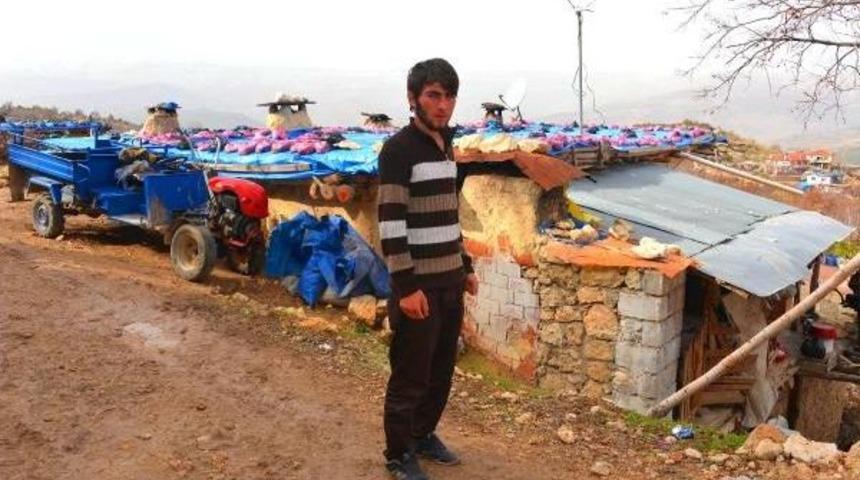 Babasını madende kaybedince, &ouml;ğretmenlik hayalini erteleyip ailesine bakacak