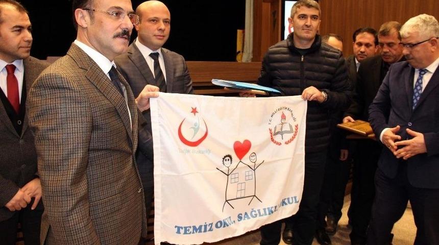 Yozgat&rsquo;ta 110 Okula Beyaz Bayrak &Ouml;d&uuml;l&uuml; Verildi