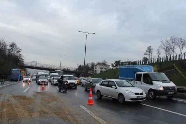 Tem otoyolu ndaki kaza trafiği fel&ccedil; etti 2