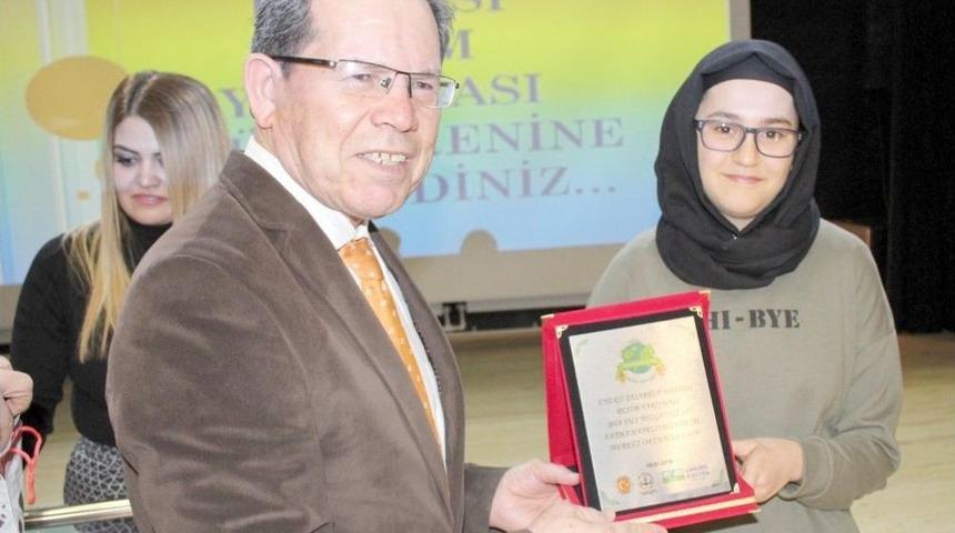 Resim Yarışmasında Dereceye Girenler &Ouml;d&uuml;llendirildi