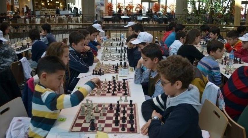 Kahramanmaraş Piazza&rsquo;da "kurtuluş Bayramı Satran&ccedil; Turnuvası"