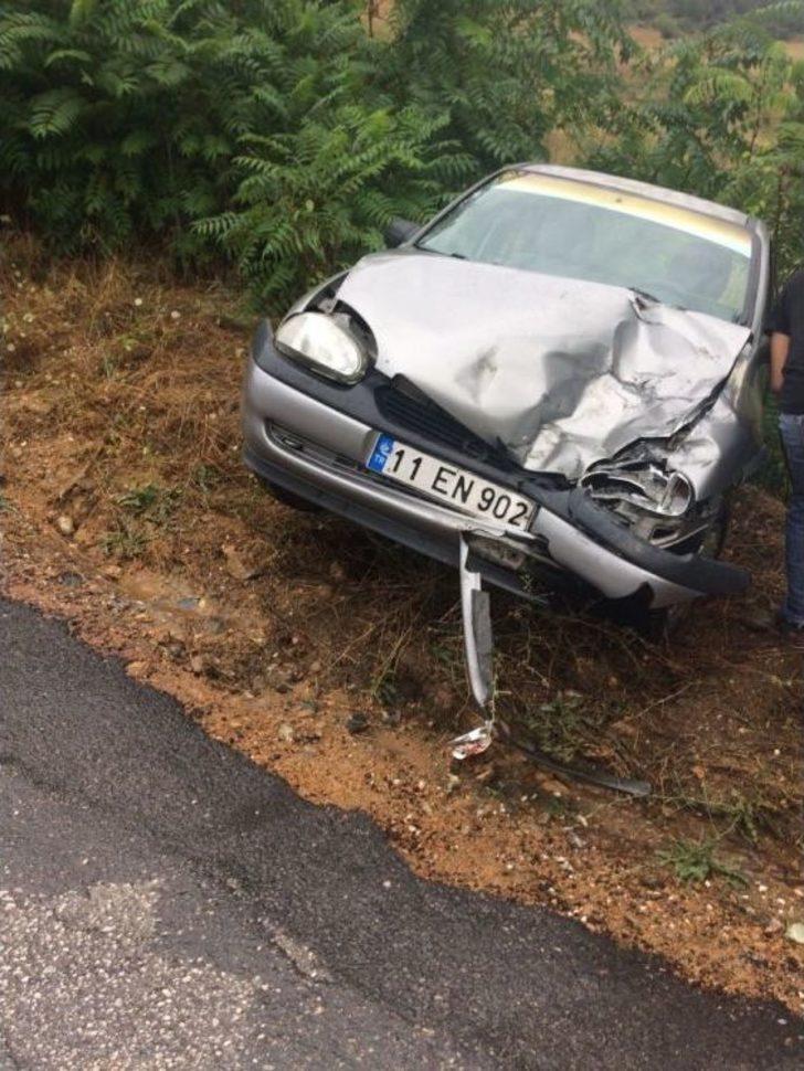 Bilecik’te Traktör İle Otomobil Çarpıştı: 1 Ölü, 2 Yaralı G3