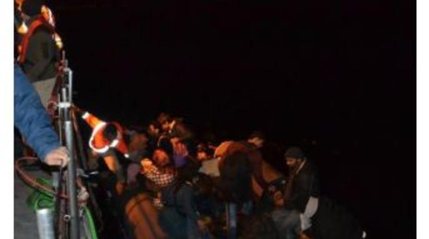 Kuşadası K&ouml;rfezi&rsquo;nde 36 Ka&ccedil;ak G&ouml;&ccedil;men Yakalandı