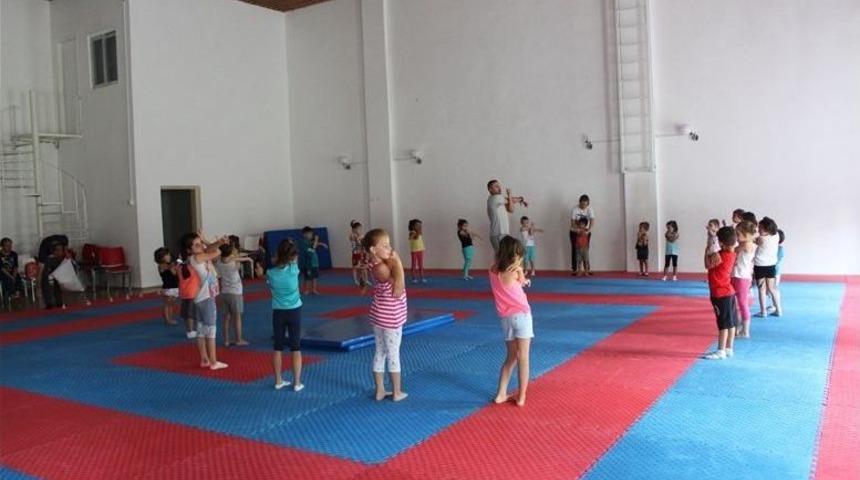 Tekirdağlı Öğrenciler Tatillerini Cimnastik Yaz Okulunda Geçiriyor