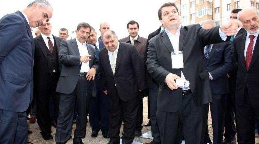 Dp&uuml;&rsquo;l&uuml; &Ouml;ğretim &Uuml;yesi Projelerini Bakanlara Tanıttı