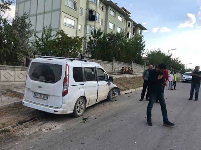 Otomobilde Fare Zehri İçip Kaza Yaptı