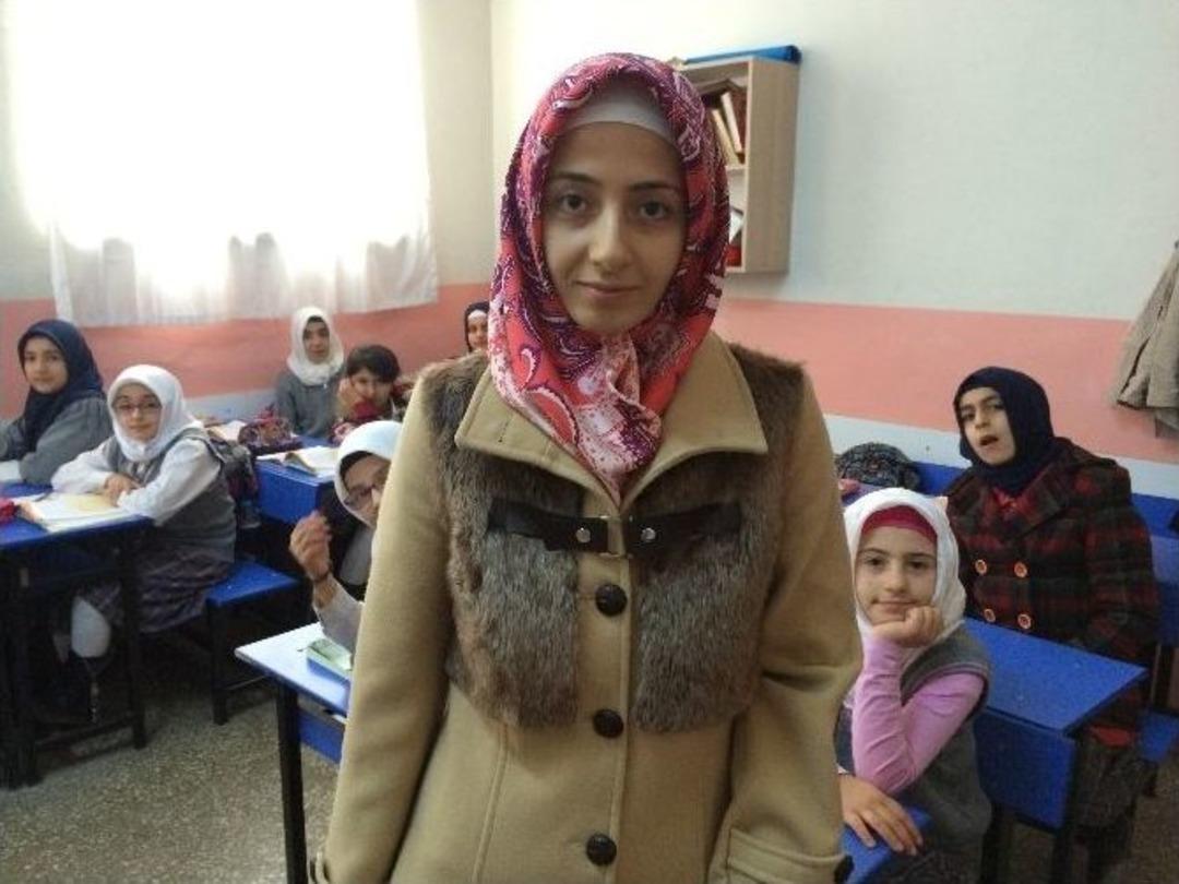 Ayşe &Ouml;ğretmen&rsquo;den Ayakta Kalma Dersi