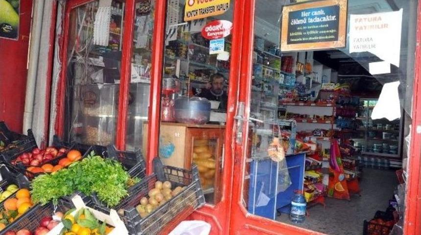 Bakkala Giren Hırsızlar Bor&ccedil; Defterini De &Ccedil;aldı