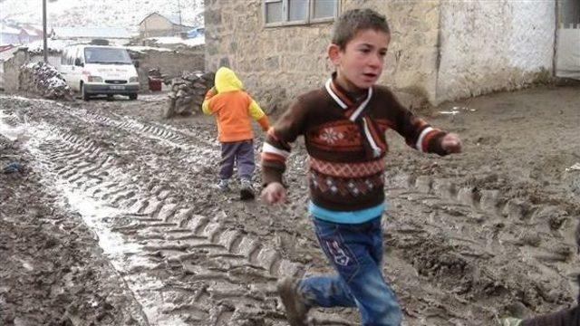 Kazıkkaya k&ouml;y&uuml; &ccedil;amur deryasına d&ouml;nd&uuml; 1