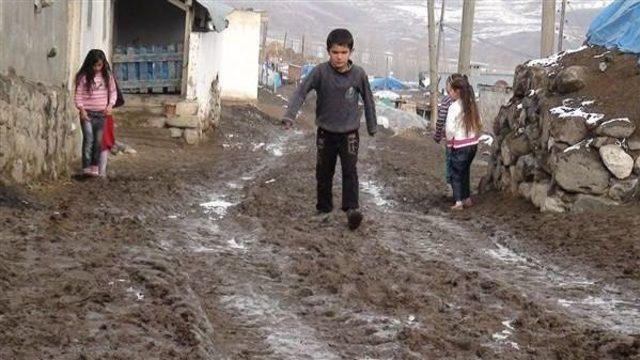 Kazıkkaya k&ouml;y&uuml; &ccedil;amur deryasına d&ouml;nd&uuml; 3