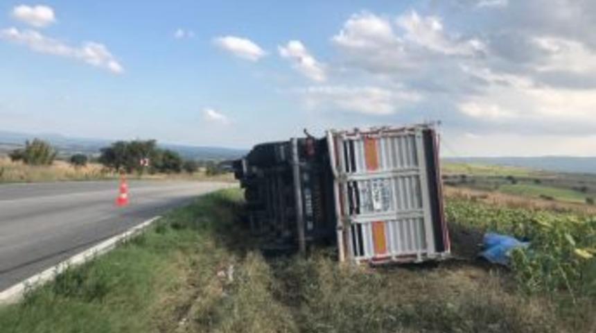 Kömür Yüklü Tır Devrildi