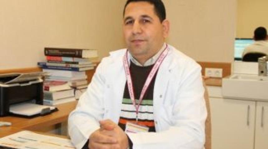 G&ouml;vde Ve Baş Kısmı Y&uuml;ksekte Uyumak Refl&uuml; Hastalarını Rahatlatıyor