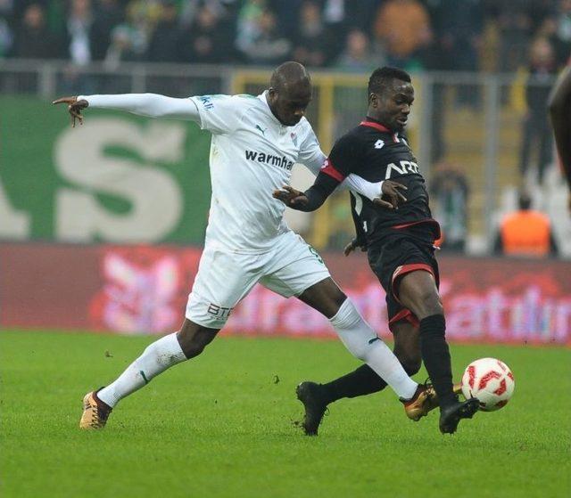 Sow, Bursaspor’daki İlk Maçına Çıktı 1