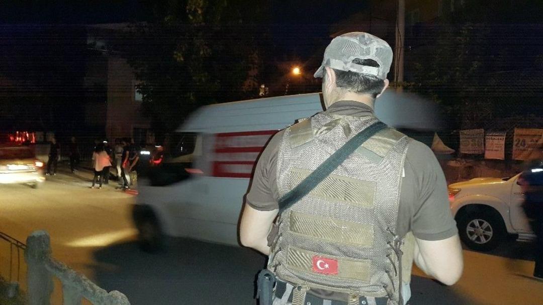 Emniyet Teyakkuzda, &Ouml;zel Harekat Polisiyle Yolları Beklediler
