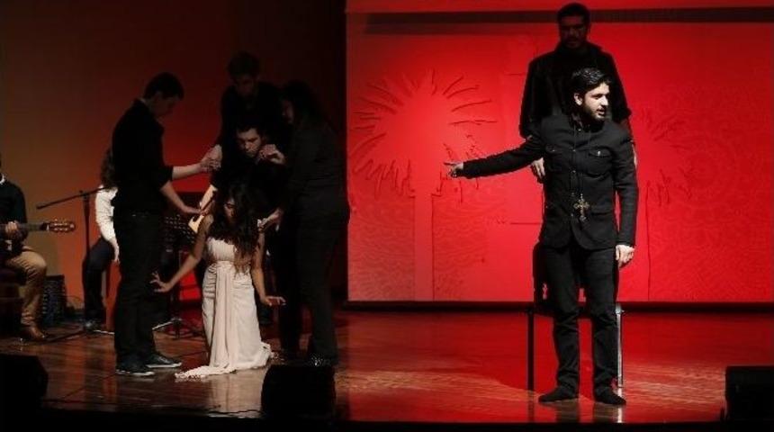 Nazım Hikmet Tiyatro Ve Şiirlerle Anıldı