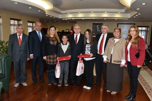 Vali Büyük: “çocuk Haklarına Verilen Önem Toplumların Geleceğini Belirler’’ 1