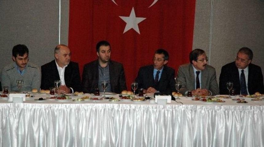 Ak Parti Erzurum İl Başkanı Yeşilyurt Yeni Y&ouml;netimini Tanıttı