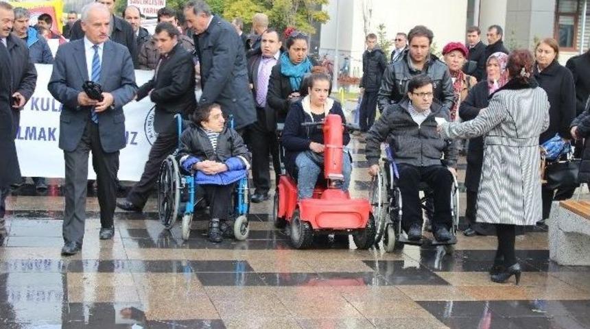 İşe Alınmayan Engellilere "belirli &Uuml;cret Verilsin" Talebi