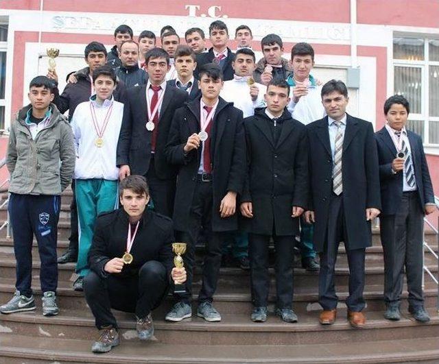 Şampiyon Takımlardan Ziyaret 1