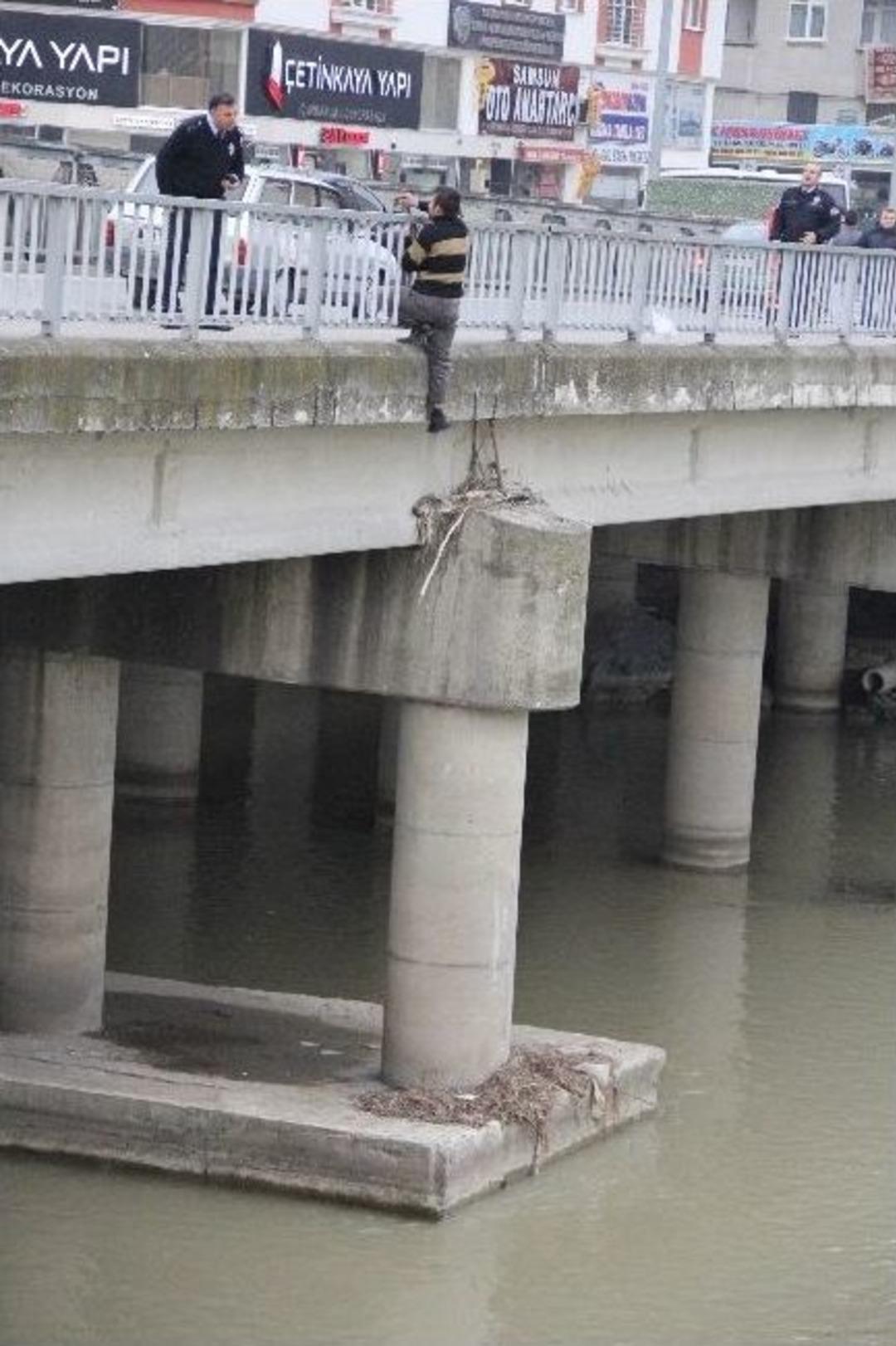 Mahkeme Kararıyla Evden Uzaklaştırılınca İntihara Kalkıştı