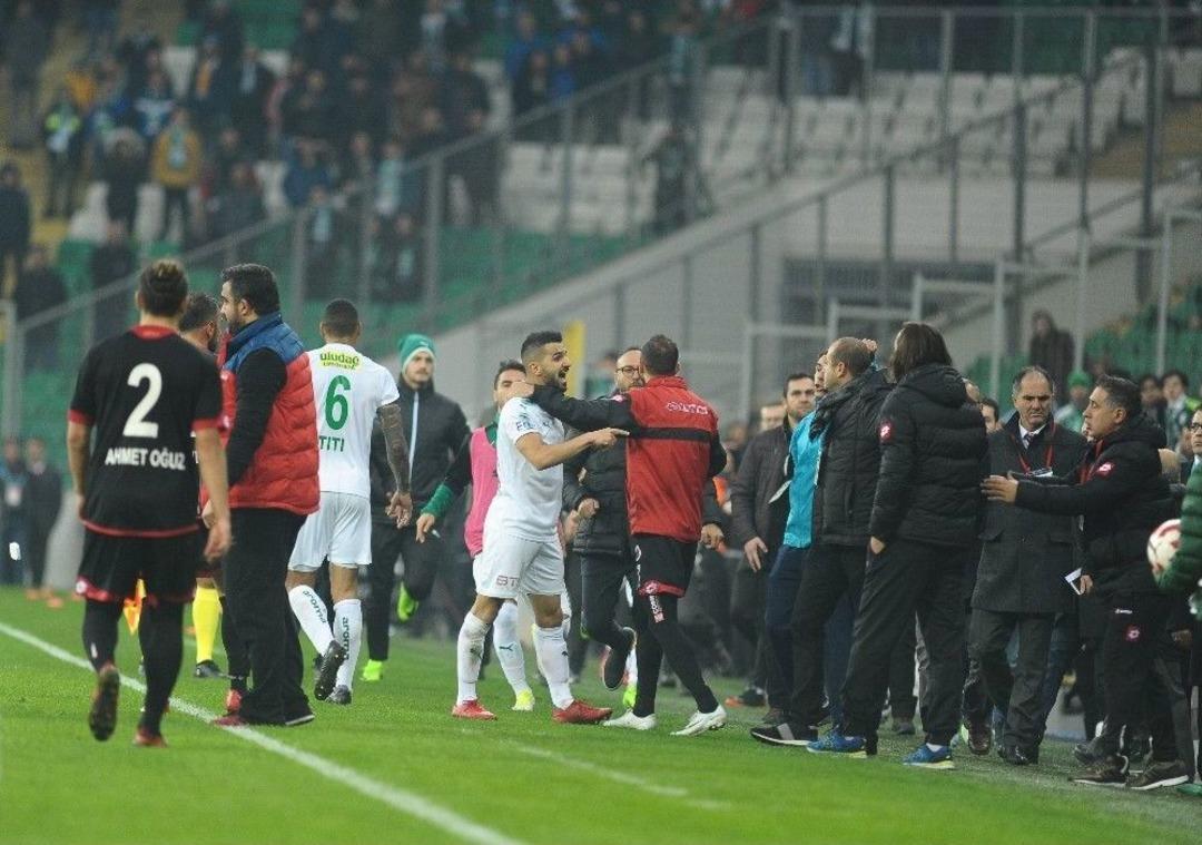Bursaspor - Gen&ccedil;lerbirliği Ma&ccedil;ı Sonrası Ortalık Karıştı
